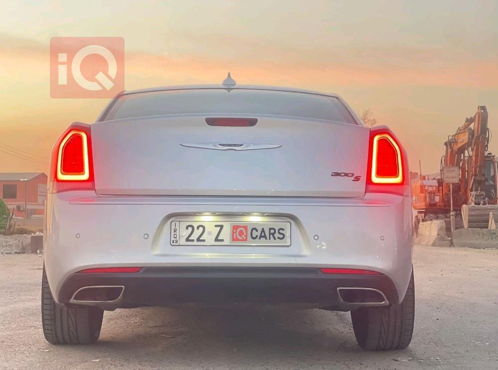 کرایسلەر 300